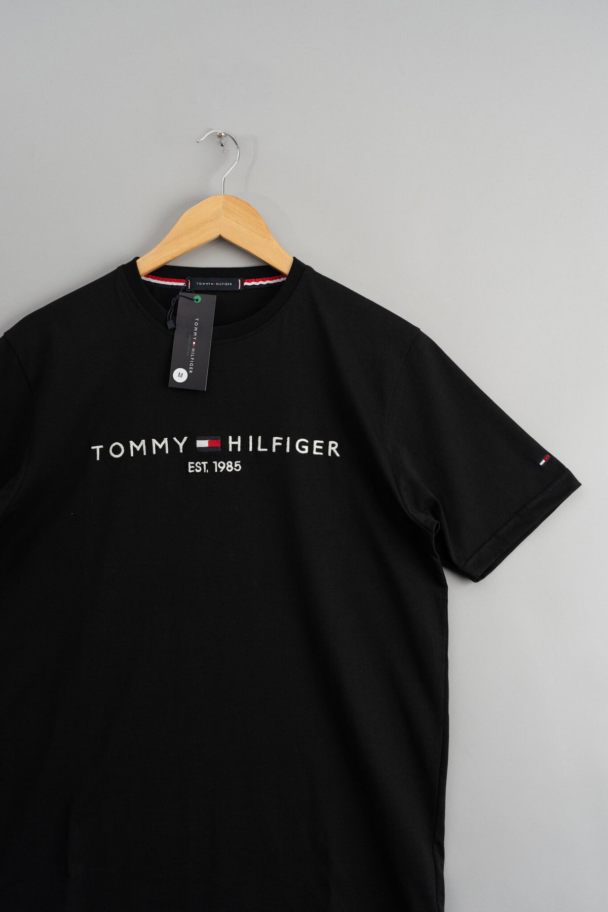T-Shirt TH 1985 Preta